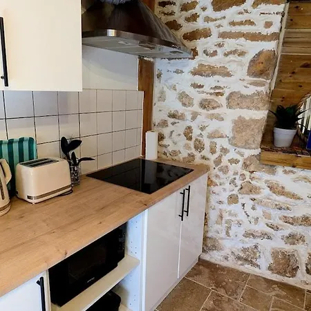 Nyaraló Maison Renovee, Centre Medieval De